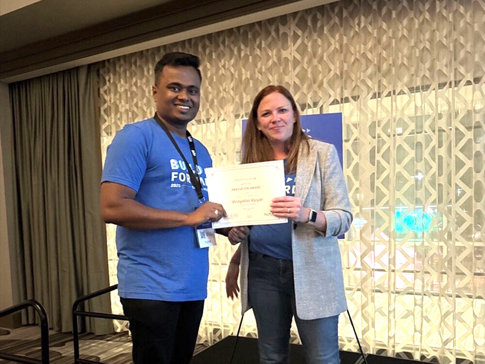 Vinayadas Vijayan receiving the Innovation Award at Build Forward Conference 2025